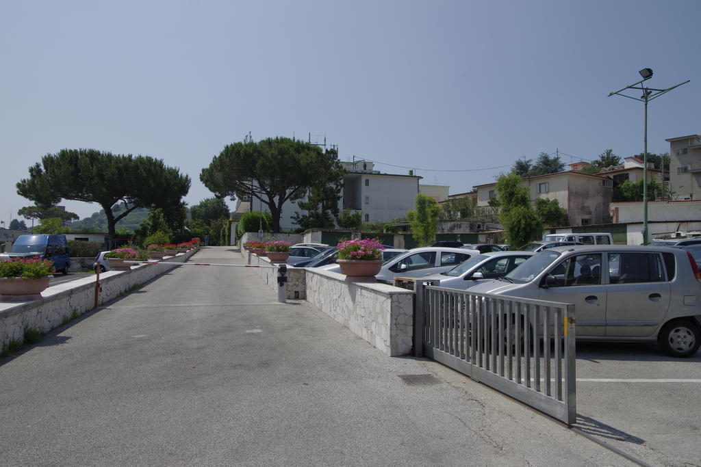 Tennis Hotel Pozzuoli Buitenkant foto